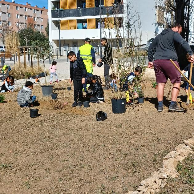 Café citoyens à l'occasion du projet espace vert au quartier des Pins