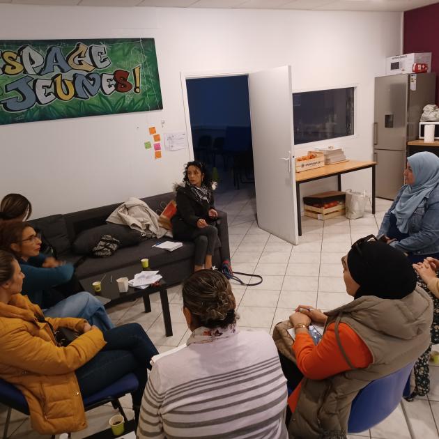 Réunion des membres de l'Université Populaire des Parents de Marseille 