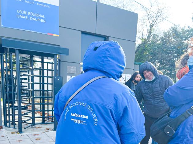Médiation aux abords du Lycée Ismael Daufin